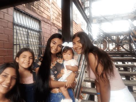 Min Galilea, una joven venezolana que emigró a Colombia y .